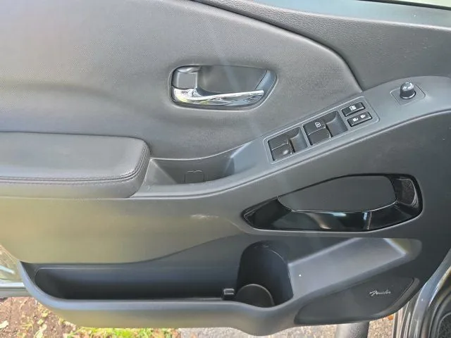2022 Nissan Frontier PRO-4X photo 18