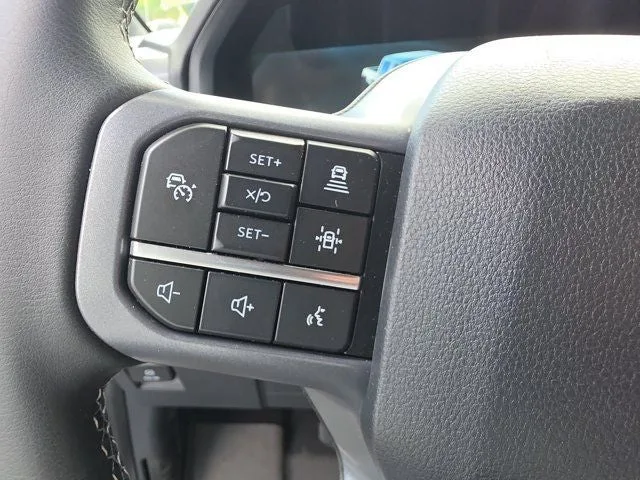 2025 Ford F-150 XLT photo 18