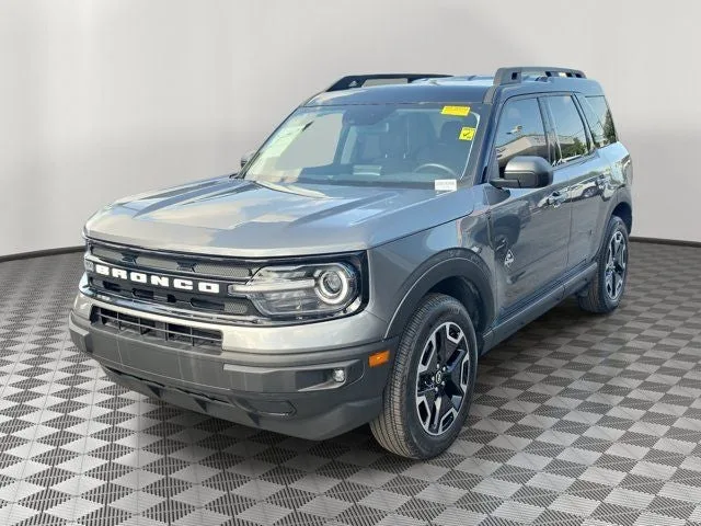 2024 Ford Bronco Sport Outer Banks photo 3