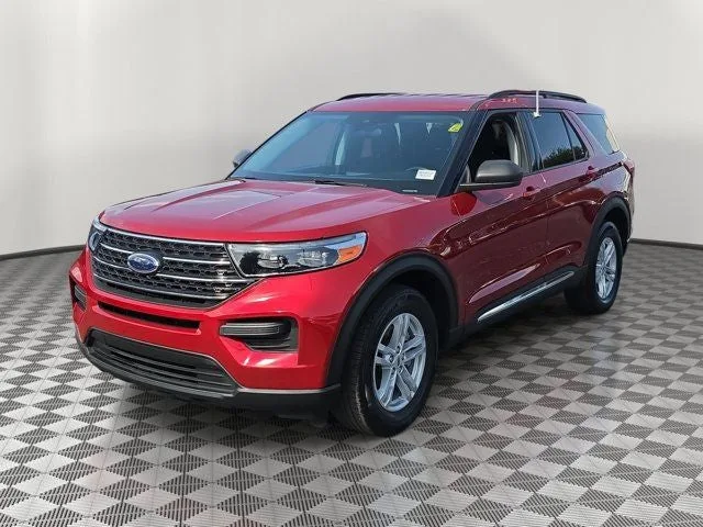 2024 Ford Explorer XLT photo 3