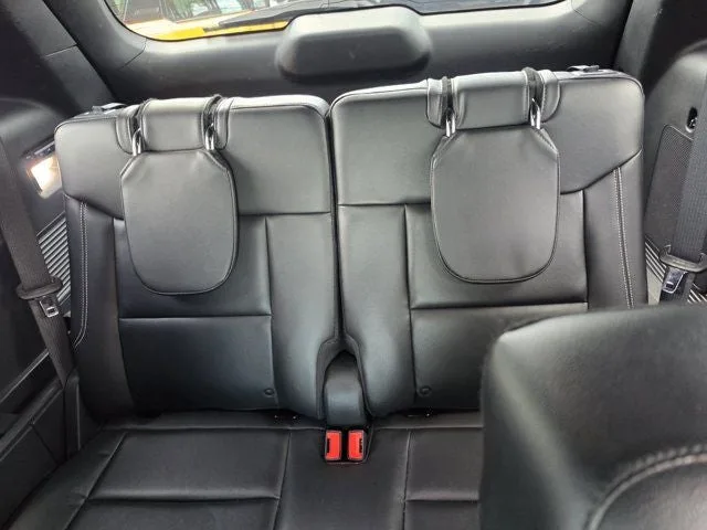 2023 Ford Explorer ST photo 14