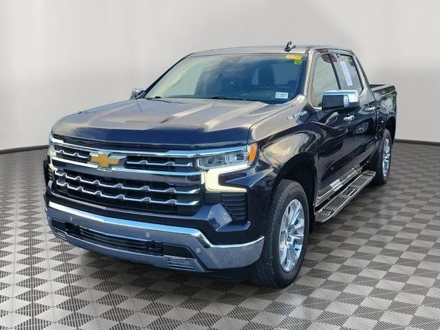 2022 Chevrolet Silverado 1500 LTZ photo 3