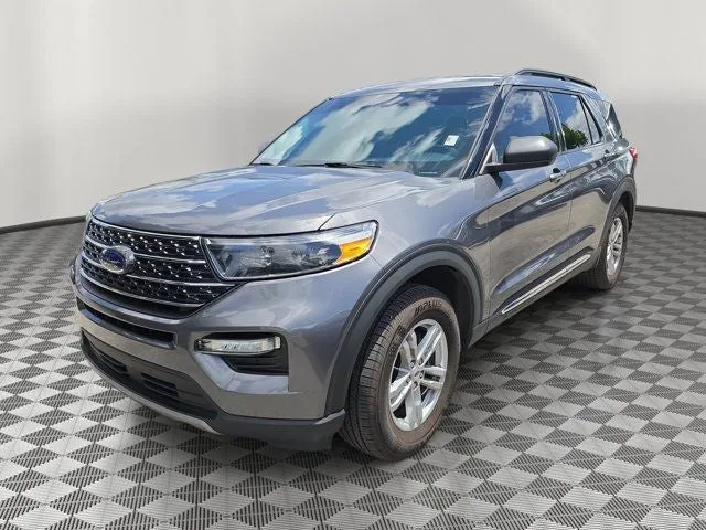 2022 Ford Explorer XLT photo 3