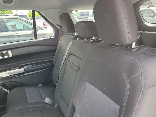 2023 Ford Explorer XLT photo 12