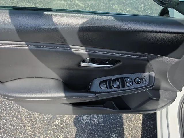 2023 Nissan Sentra SV photo 17