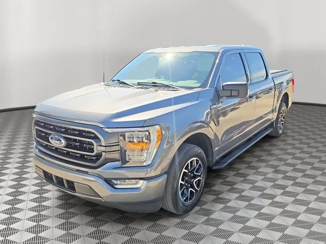 2023 Ford F-150 XLT Sport photo 2
