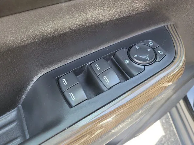 2023 GMC Acadia SLE photo 19
