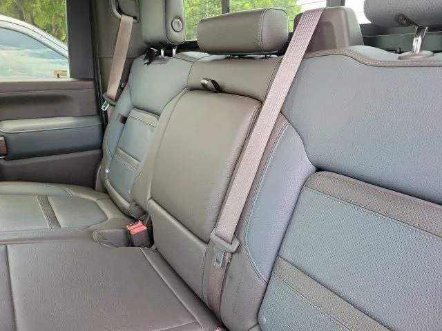 2021 GMC Sierra 2500HD Denali Ultimate Pkg photo 9