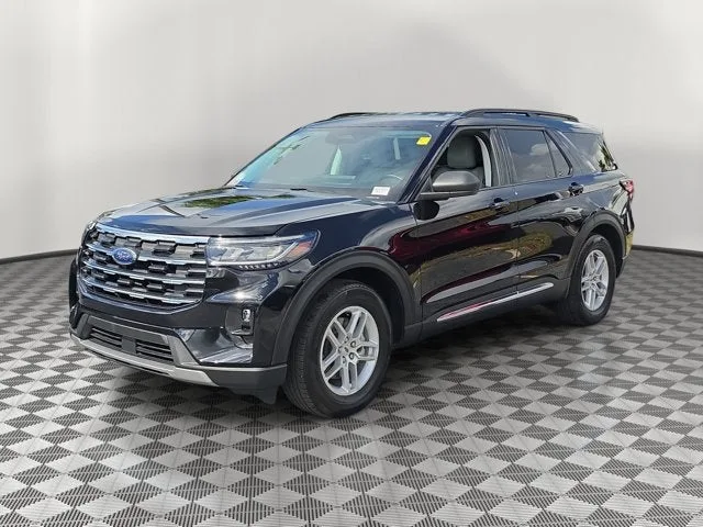 2025 Ford Explorer Active photo 3