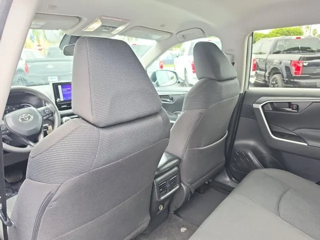 2024 Toyota RAV4 Hybrid LE photo 14