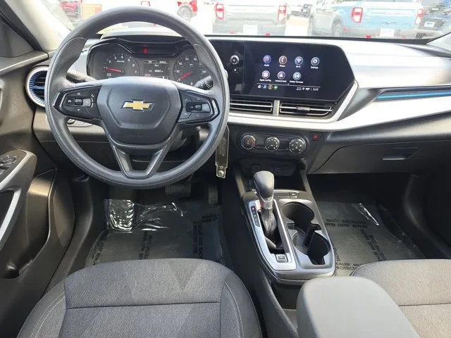 2024 Chevrolet Trax LS photo 17