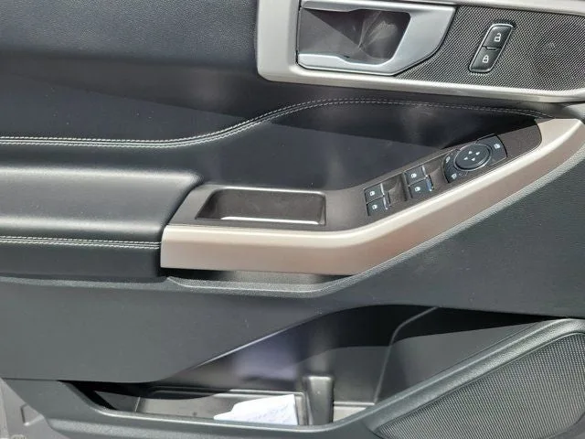 2023 Ford Explorer XLT photo 15