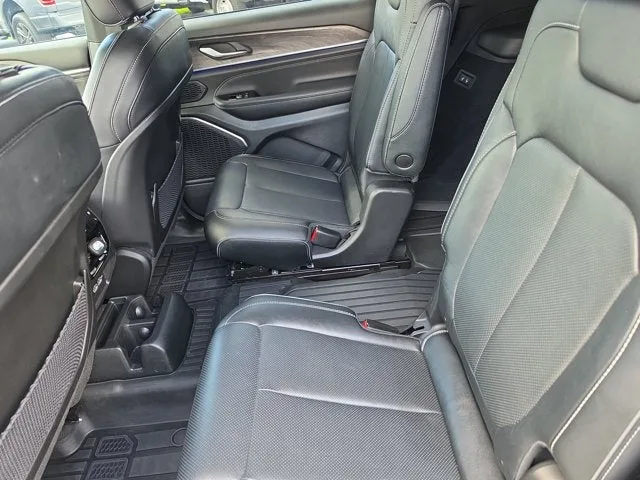 2024 Jeep Grand Cherokee L Overland 4WD photo 15