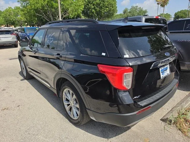 2024 Ford Explorer XLT photo 3