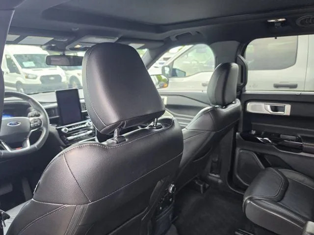 2023 Ford Explorer ST photo 13