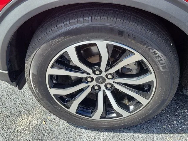 2023 Ford Explorer ST-Line photo 8