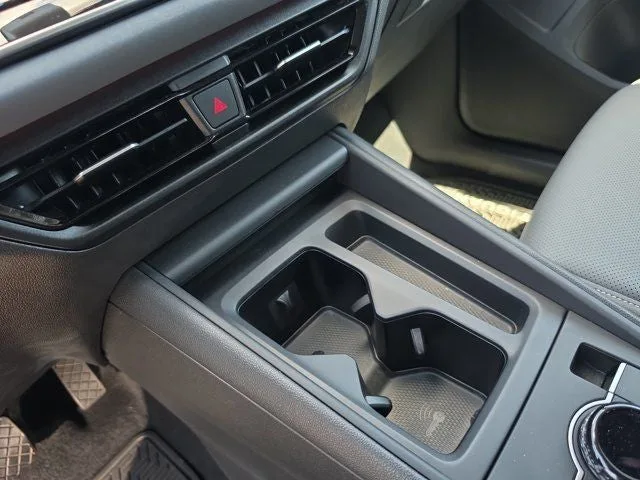 2025 Volkswagen Tiguan 2.0T SE photo 24