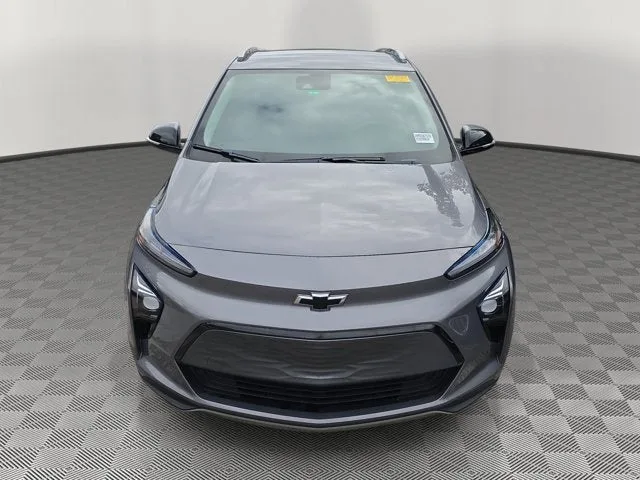2023 Chevrolet Bolt EUV LT photo 2