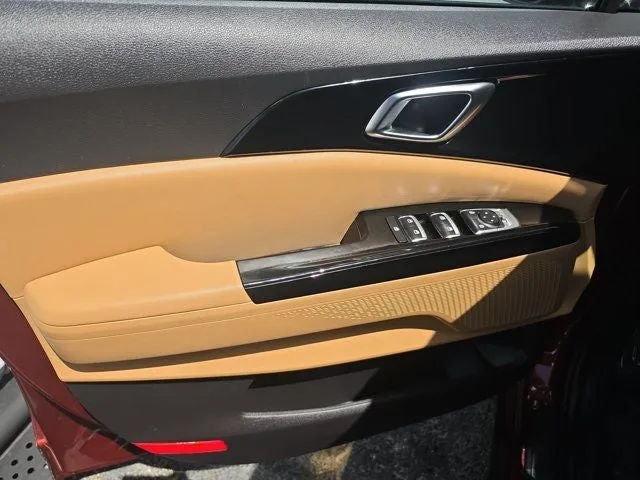 2024 Kia Carnival EX photo 12