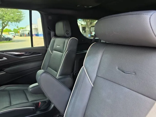 2023 Cadillac Escalade ESV Sport photo 17