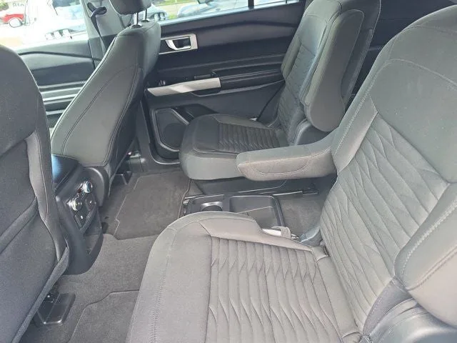 2020 Ford Explorer XLT photo 12