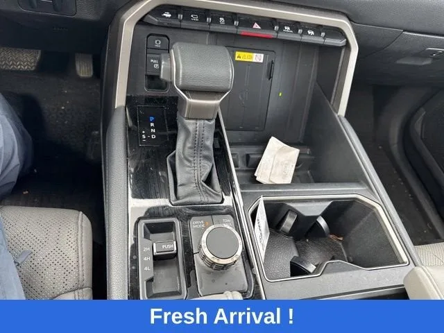 2022 Toyota Tundra 4WD Limited photo 7