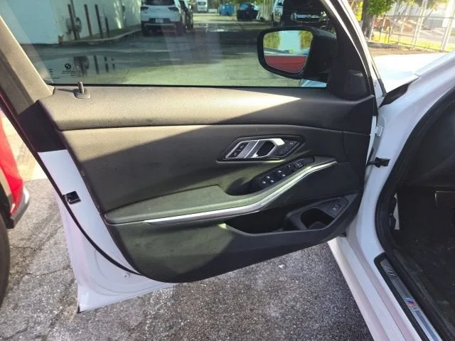 2023 BMW 3 Series 330i photo 10