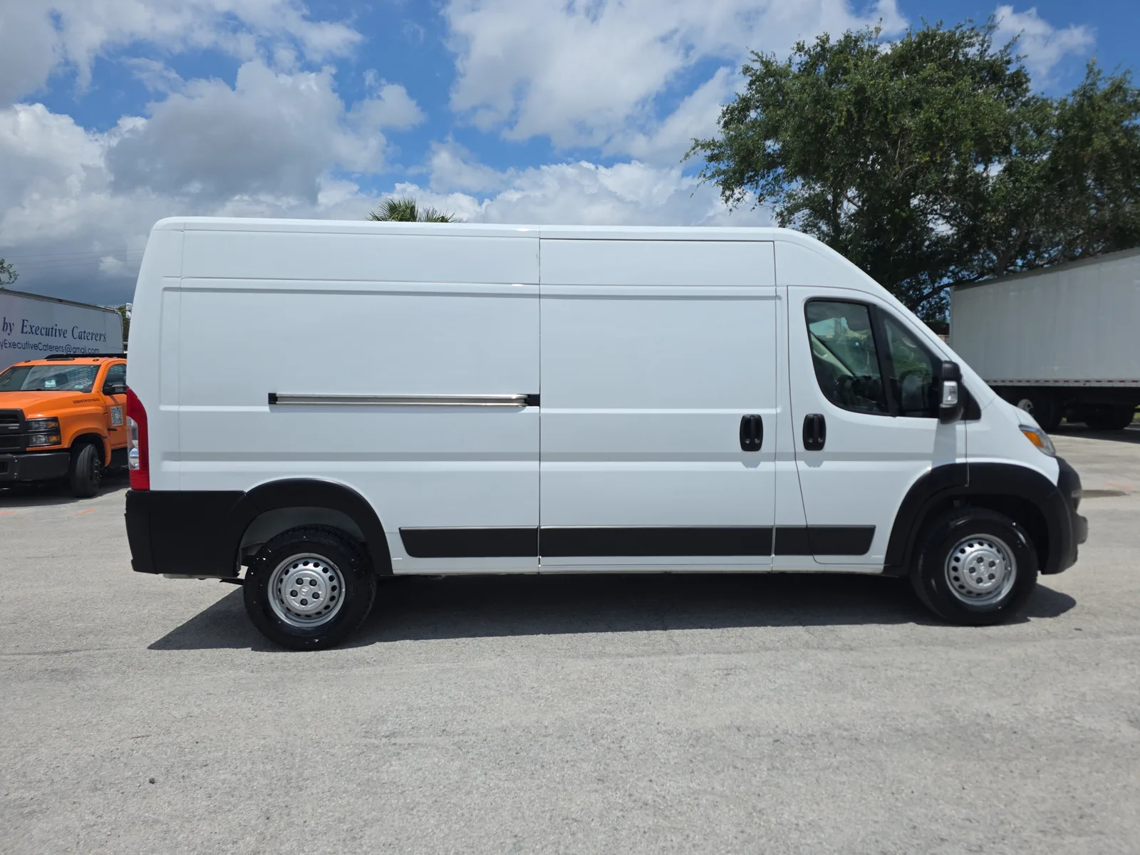 2025 RAM ProMaster Cargo Van Tradesman photo 8