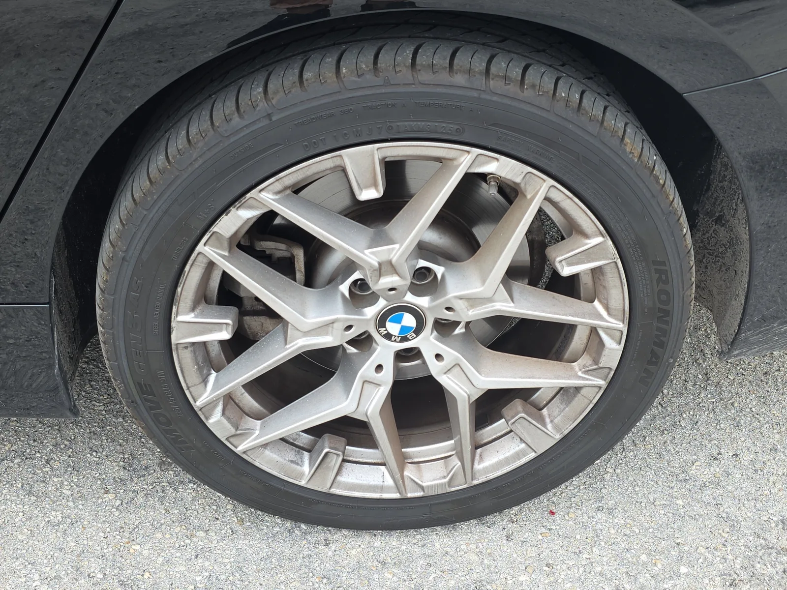 2025 BMW 3 Series 330i xDrive photo 13
