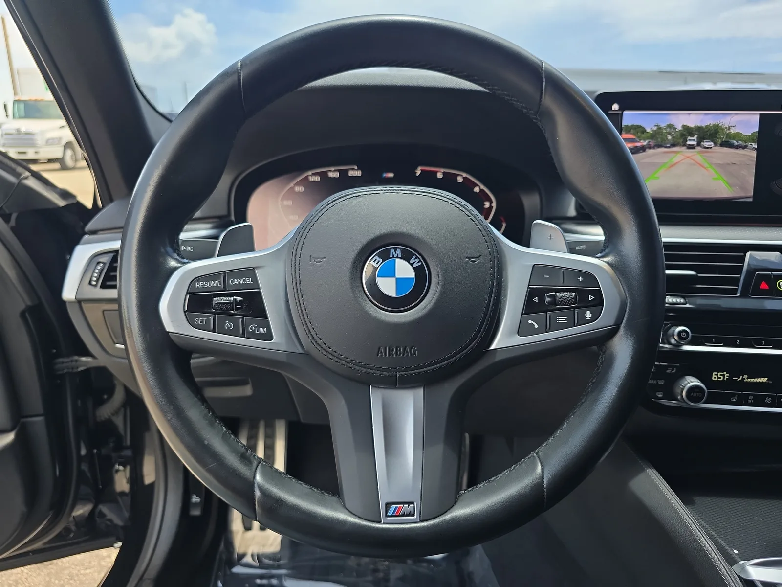 2023 BMW 5 Series 530i photo 25