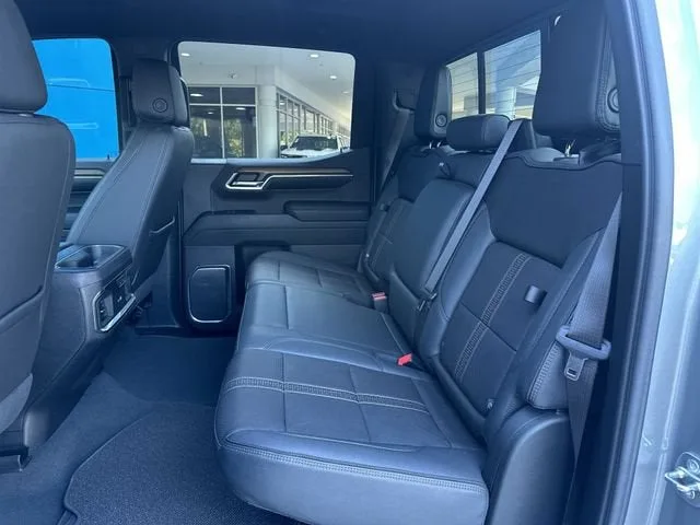 2024 Chevrolet Silverado 1500 High Country photo 27