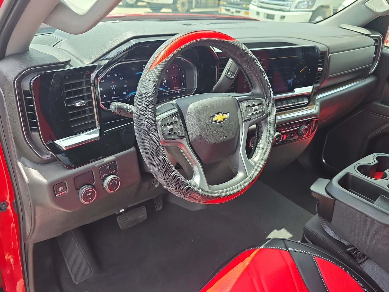 2024 Chevrolet Silverado 1500 LT photo 24