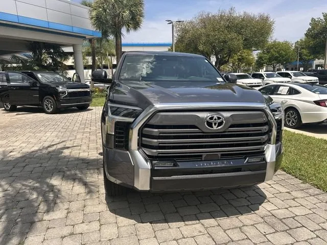 2025 Toyota Tundra 4WD Limited photo 18