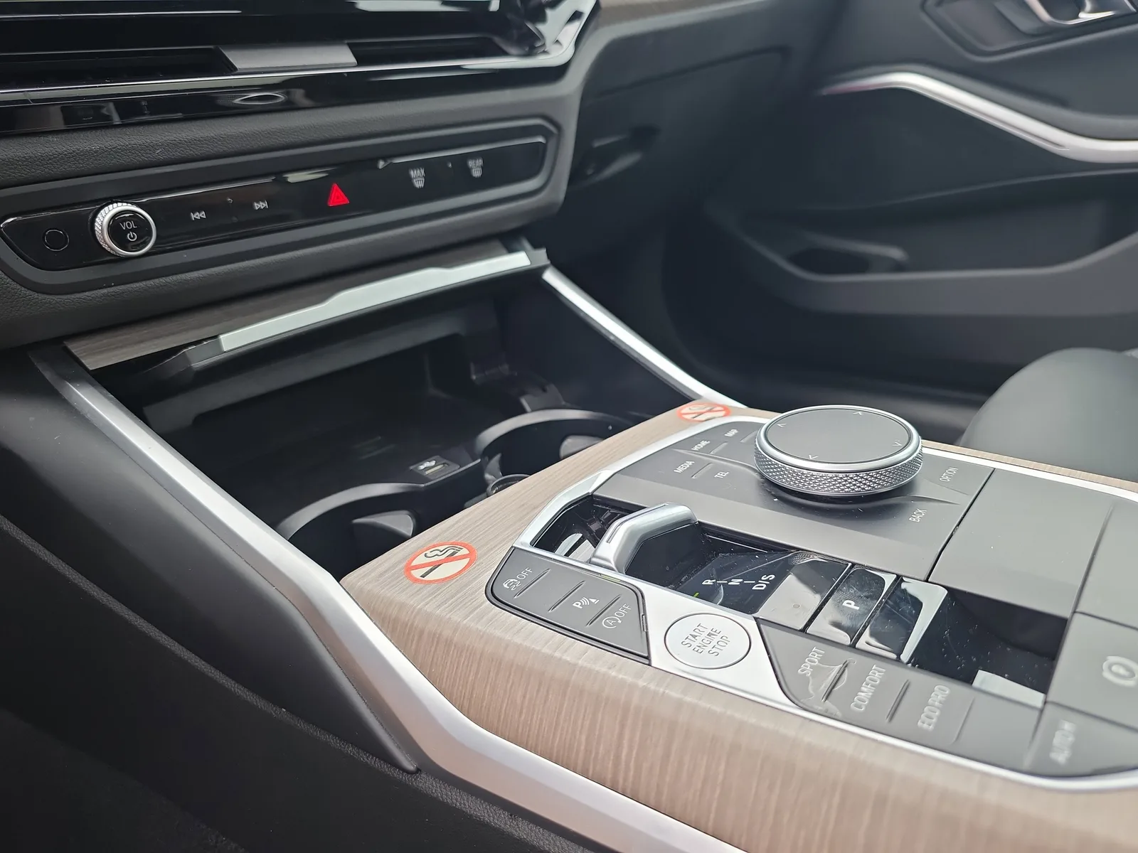 2025 BMW 3 Series 330i xDrive photo 35