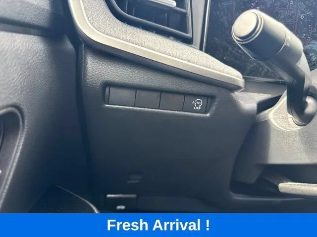 2025 Nissan Kicks SV photo 9