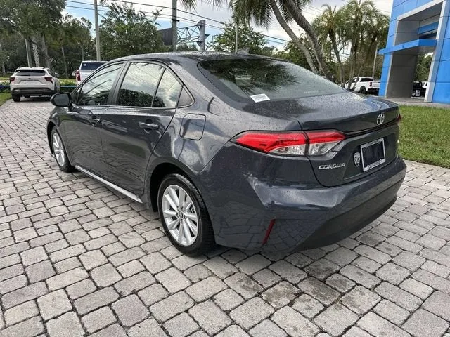 2023 Toyota Corolla LE photo 34