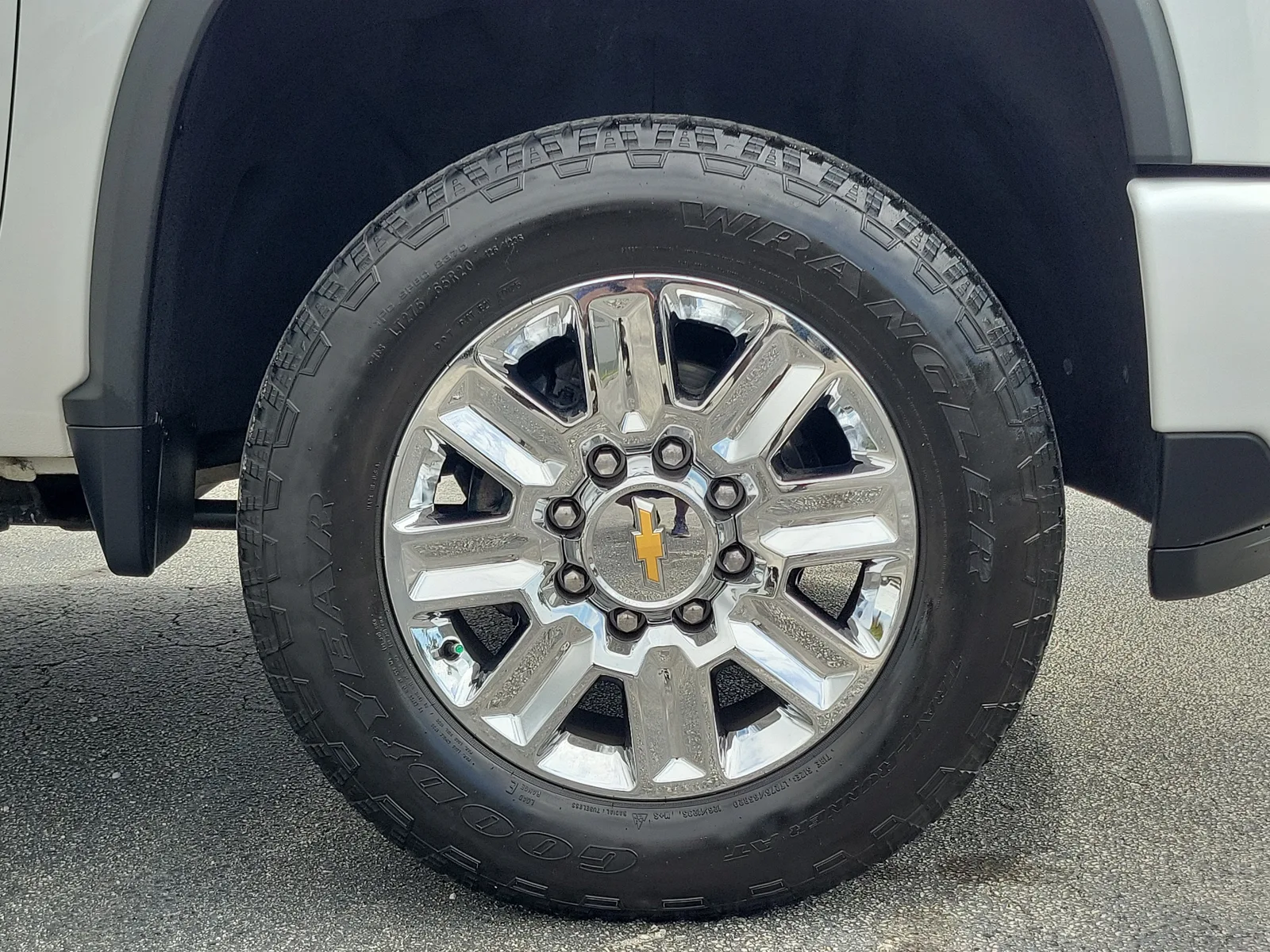 2024 Chevrolet Silverado 2500 HD High Country photo 9