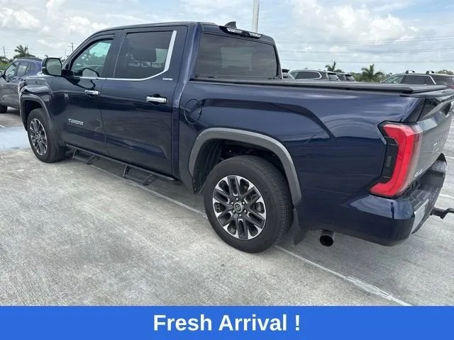 2022 Toyota Tundra 4WD Limited photo 14