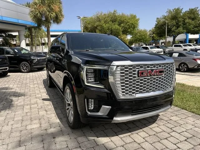 2023 GMC Yukon XL Denali photo 17