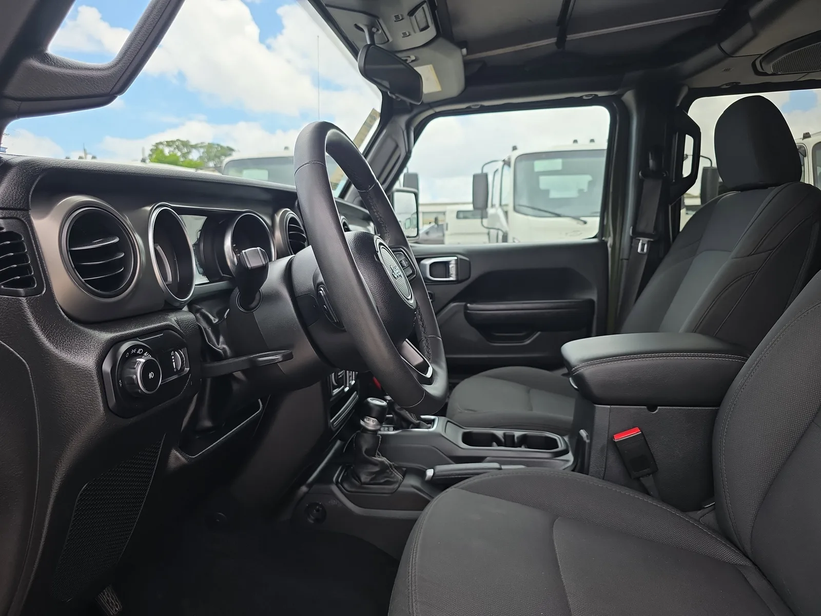 2023 Jeep Wrangler Sport S photo 23