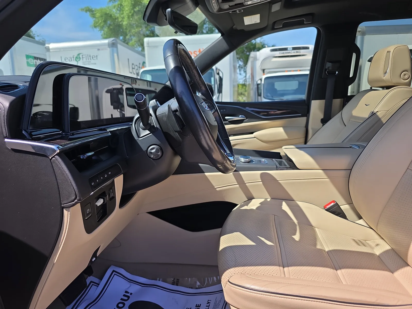 2023 Cadillac Escalade Premium Luxury photo 25