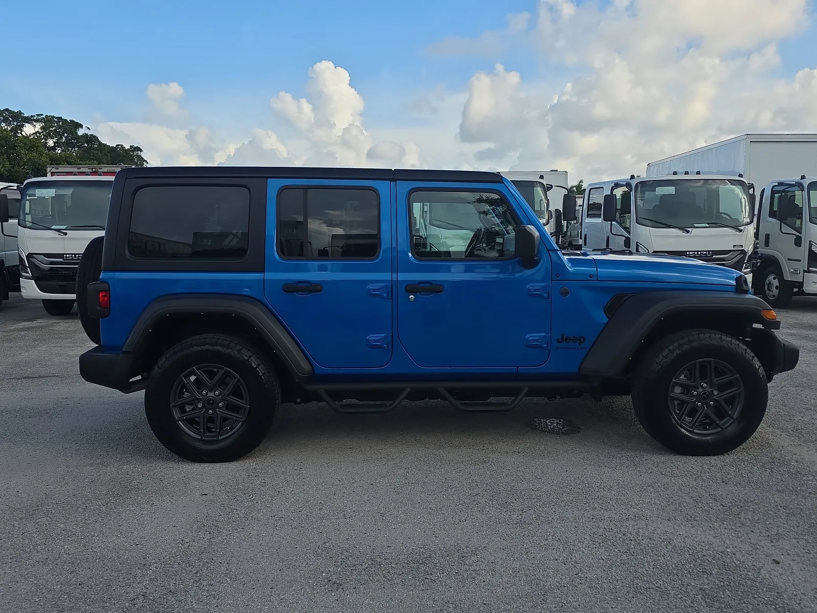 2024 Jeep Wrangler Sport S photo 8
