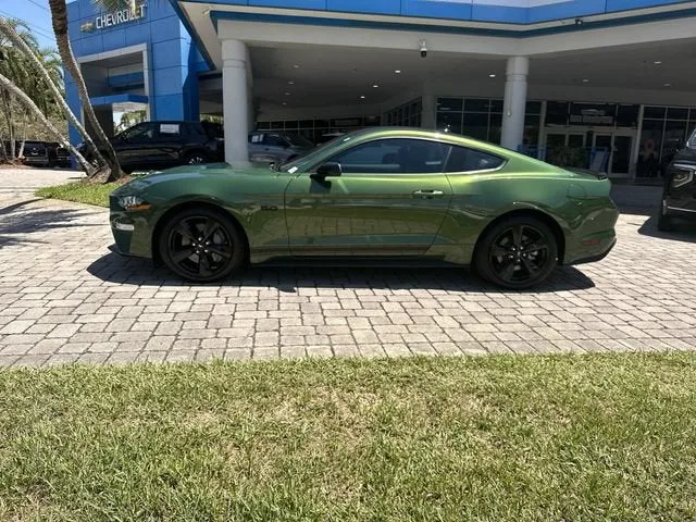 2022 Ford Mustang GT photo 32
