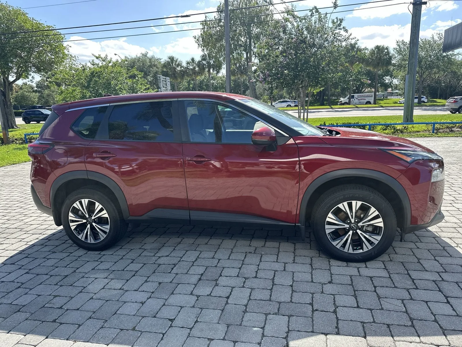 2023 Nissan Rogue SV photo 21