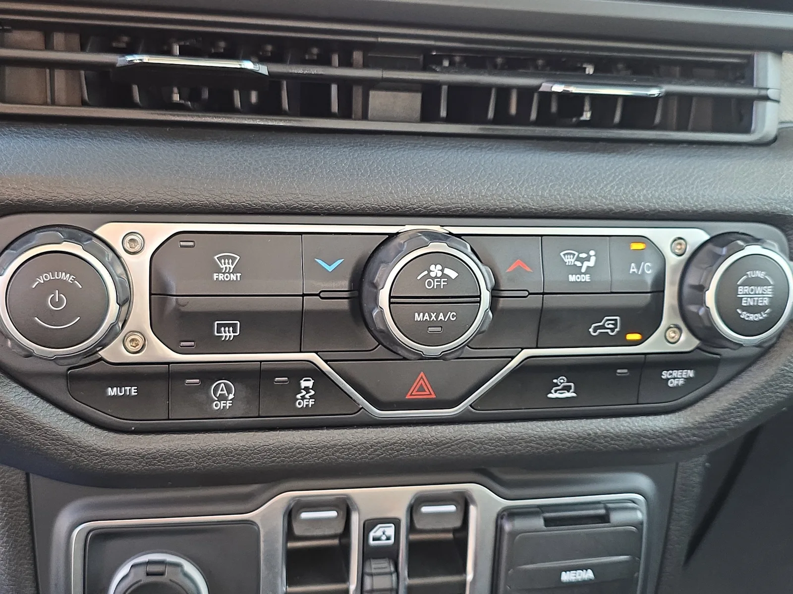 2024 Jeep Wrangler Sport S photo 30