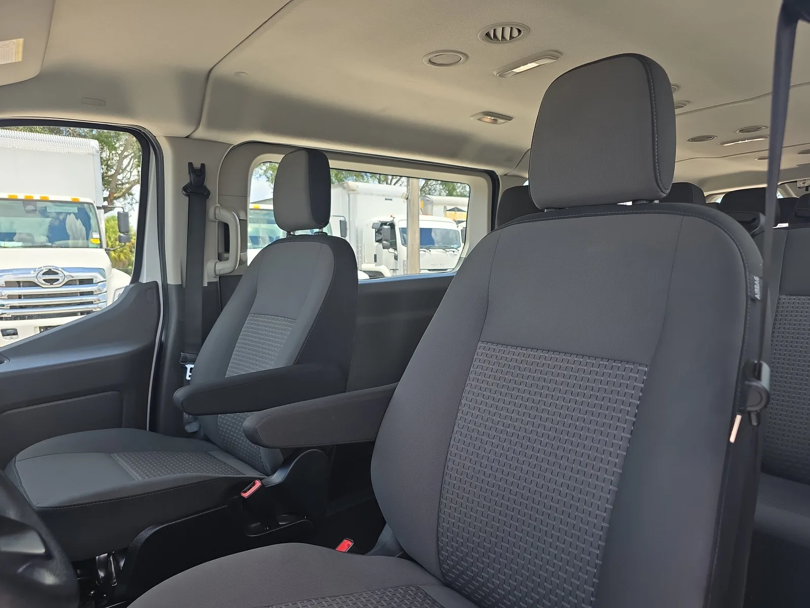 2024 Ford Transit Passenger Wagon XL photo 24