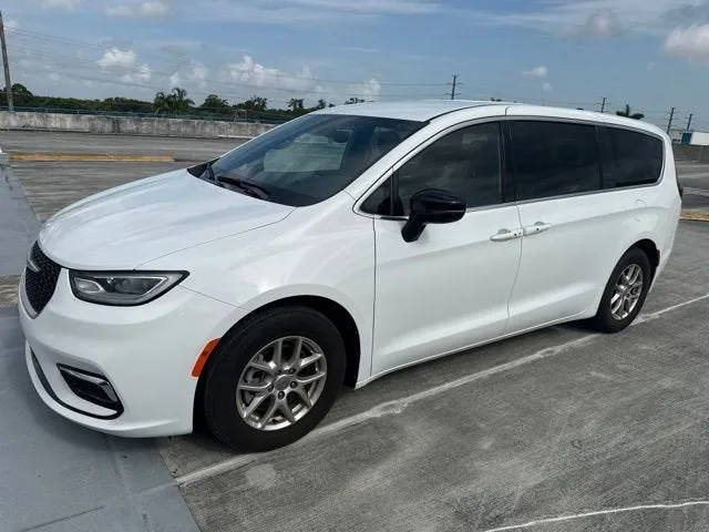 2024 Chrysler Pacifica