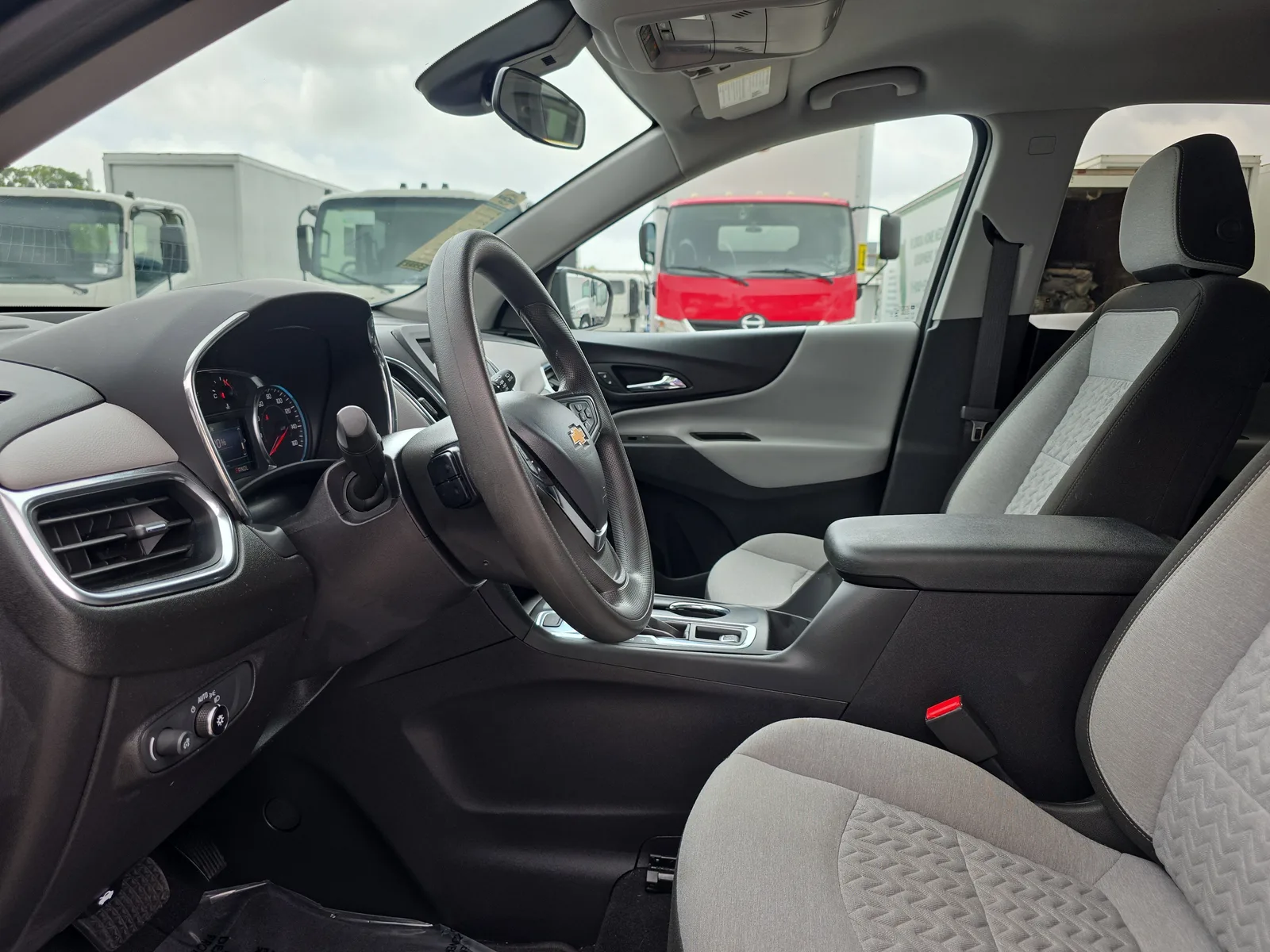2023 Chevrolet Equinox LT photo 24