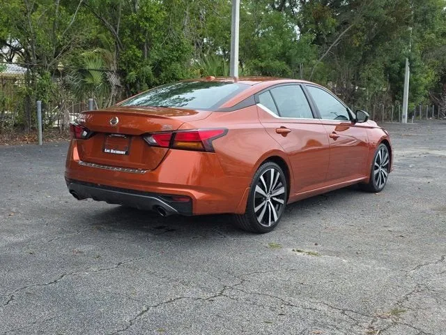 2022 Nissan Altima 2.5 SR photo 7