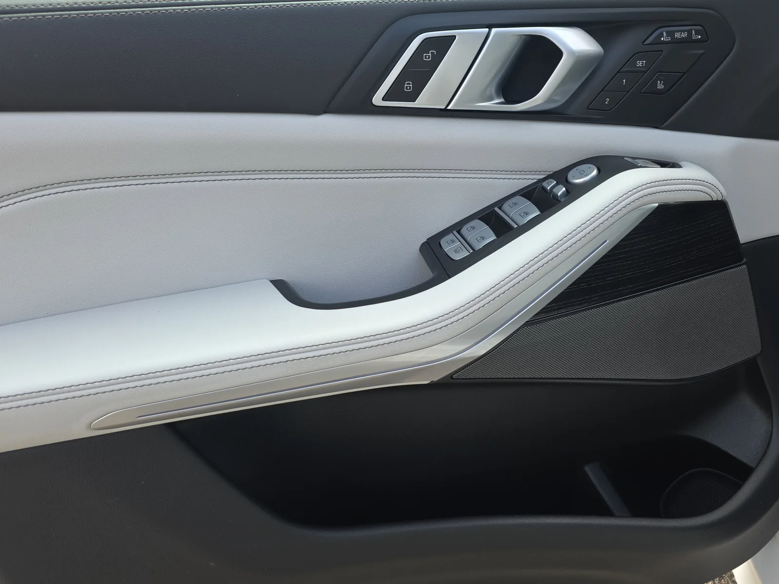 2023 BMW X7 xDrive40i photo 21